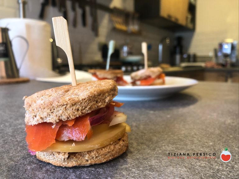 Scopri di più sull'articolo SANDWICH DI SALMONE SELVAGGIO E FINOCCHI